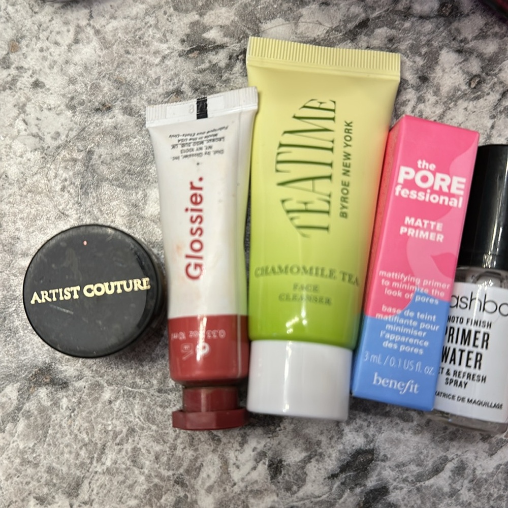 Makeup Bundle - Picture 4 of 5